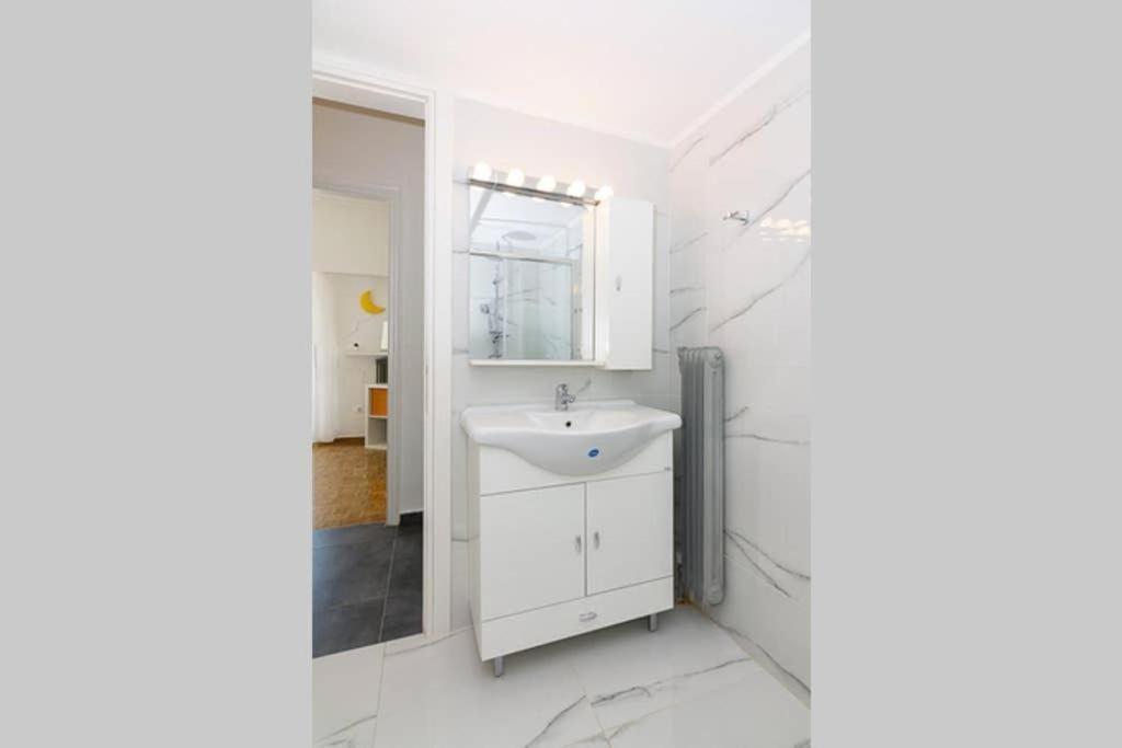 雅典Sunlit 2Br Oasis In Metaxourghio 3Min From Metro公寓 外观 照片