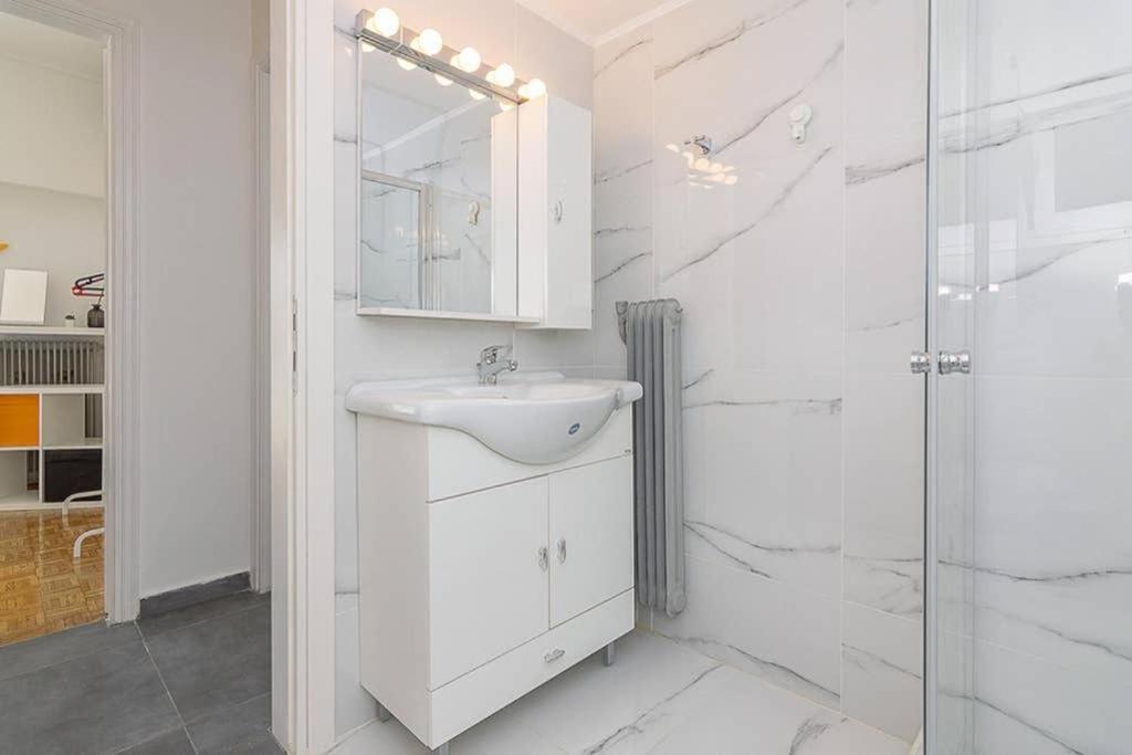 雅典Sunlit 2Br Oasis In Metaxourghio 3Min From Metro公寓 外观 照片